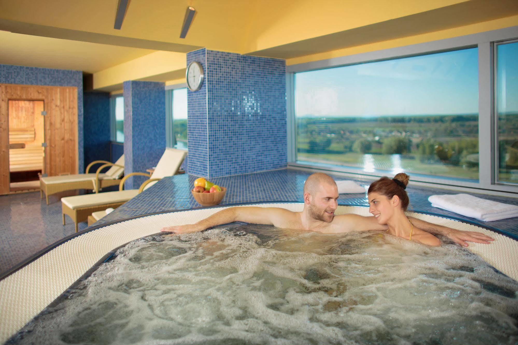 Hotel Osijek Eksteriør billede