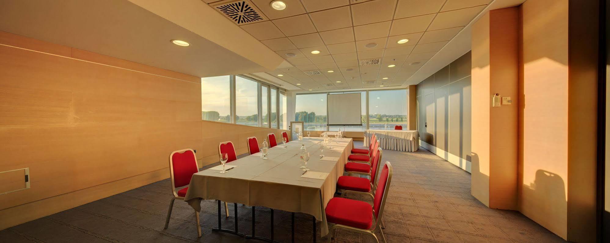 Hotel Osijek Eksteriør billede